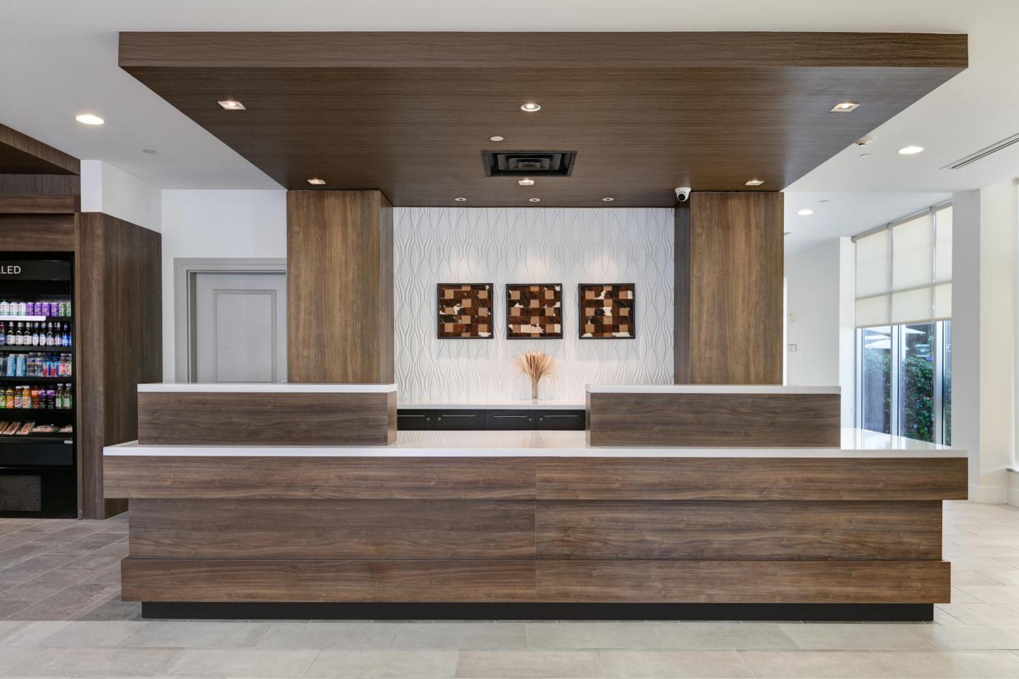 Hilton Garden Inn Dallas Arlington Exterior photo